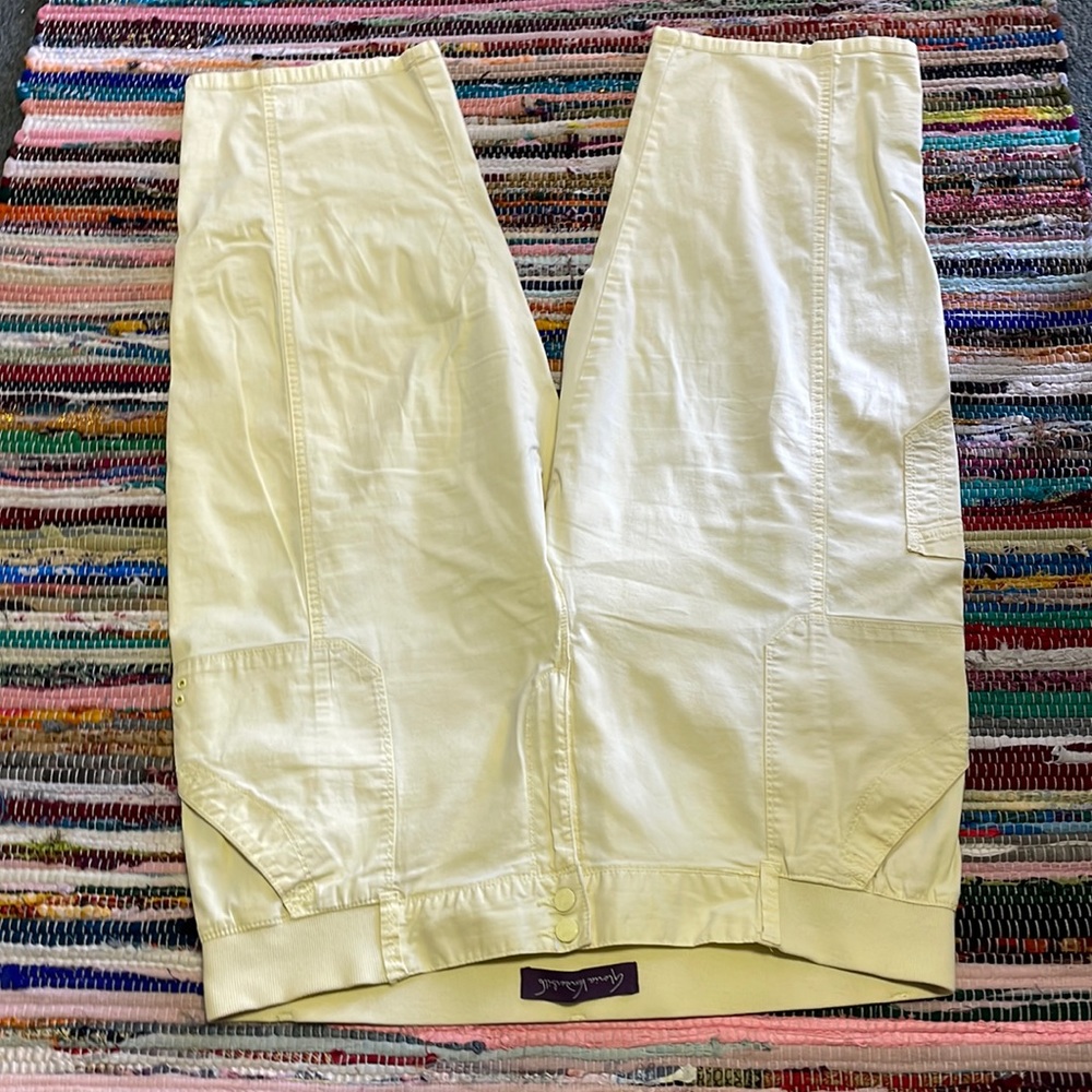 Gloria Vanderbilt Yellow Cargo Capri Pants #+1816 - Picture 9 of 15